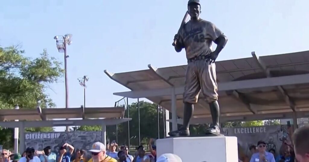 1723603207040 now topstory jackie robinson statue 240813 1920x1080 a1ivyl