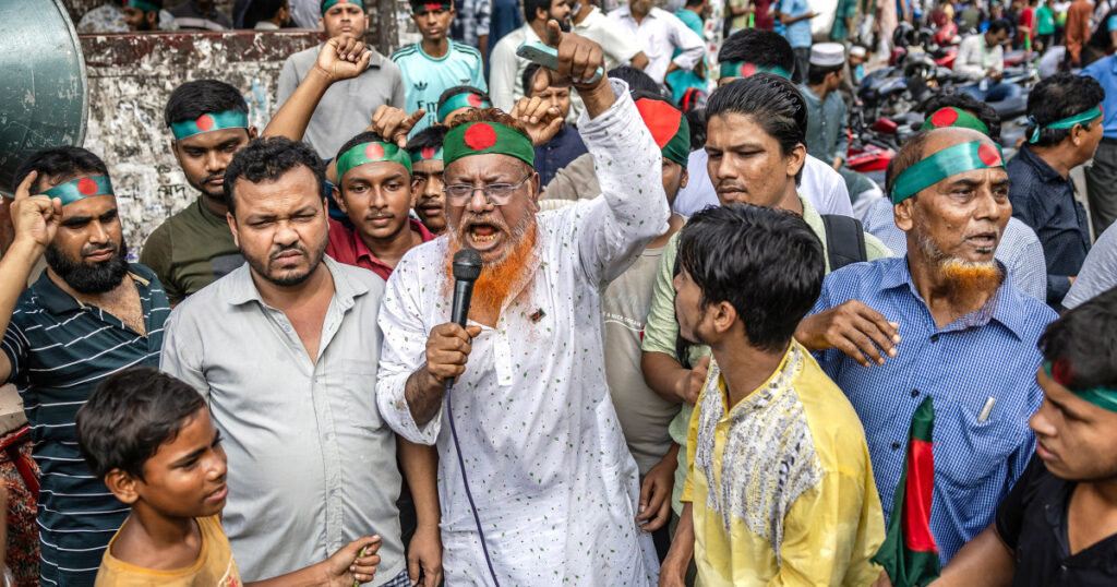 240815 bangladesh protesters ac 1154p c9264b