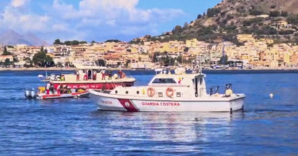 240819 sicily yacht rescue al 0811 2e0338