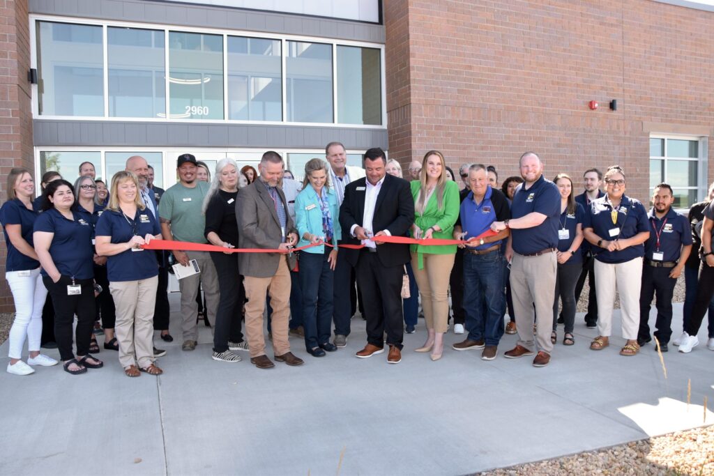 FL 0822 Ribbon cutting new public health clinic0042 scaled