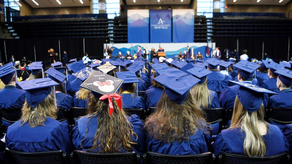 05c74a6d 4329 435f b2e5 47dab80bc444 UNCA WinterCommencement 12132019 0076