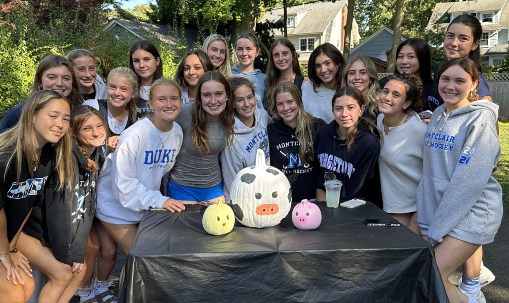 Montclair Field Hockey team breast cancer IMG 4454 1 scaled