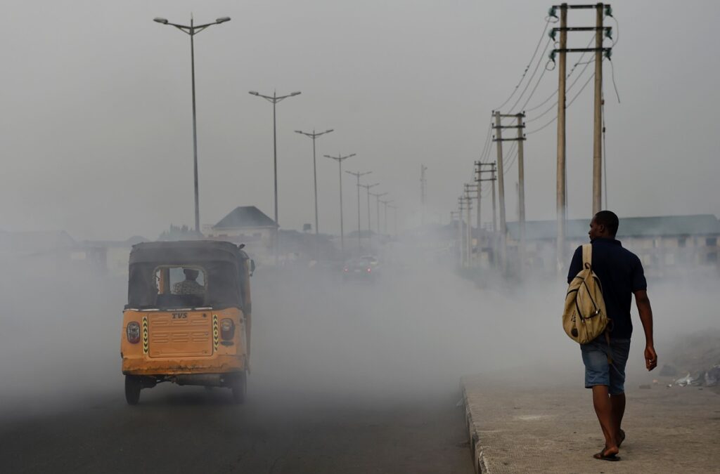 air pollution in urban area.tmb 1200v