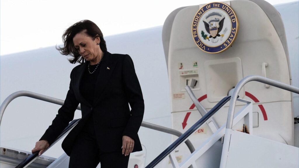 kamala harris air force 2 nyc oct. 7 2024 scaled