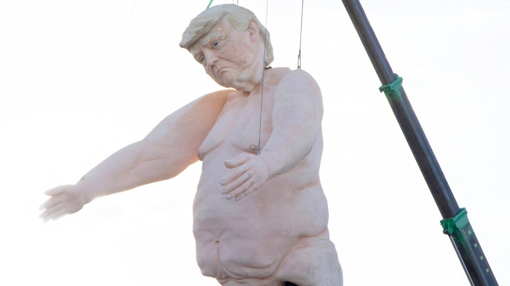 skynews statue effigy donald trump 6702334