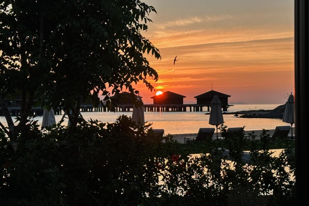 20241018 Taaktana Labuan Bajo resort pool 8 KRomeyn 127