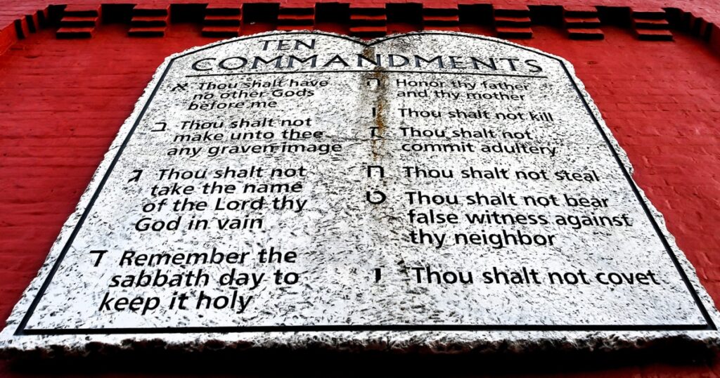 240624 ten commandments se 255p 2981aa