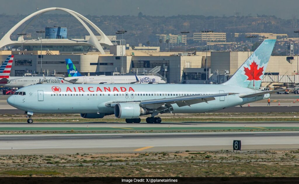 lq76krs8 air canada twitter 625x300 19 November 24