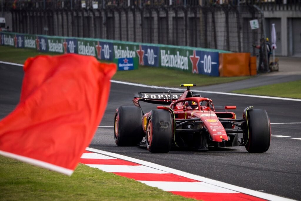 carlos sainz ferrari sf 24 hea