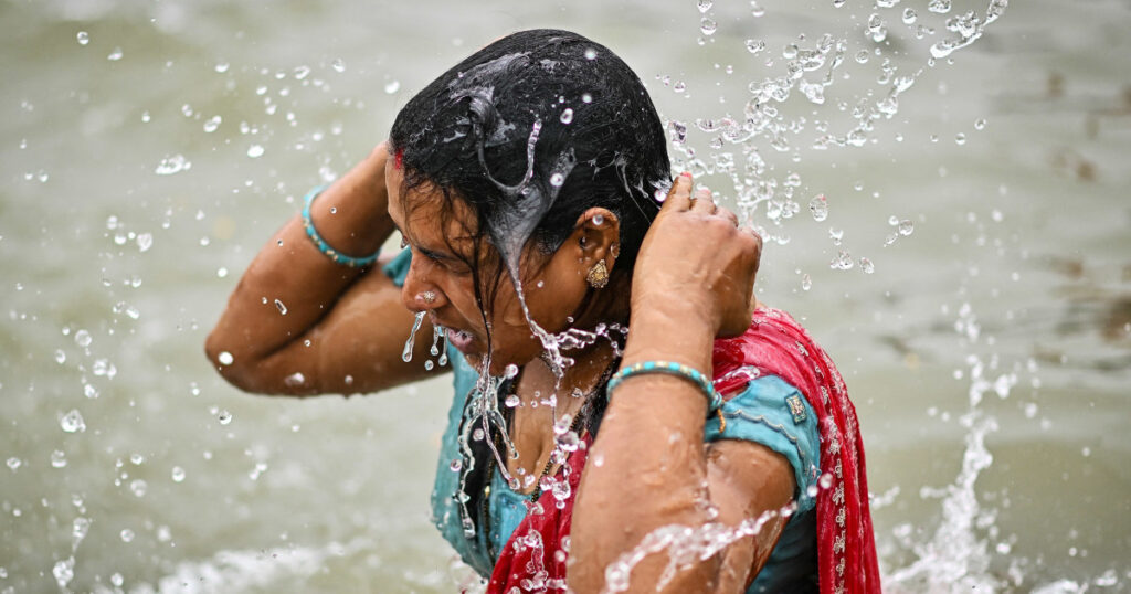 250113 kumbh mela mb 0819 49e840