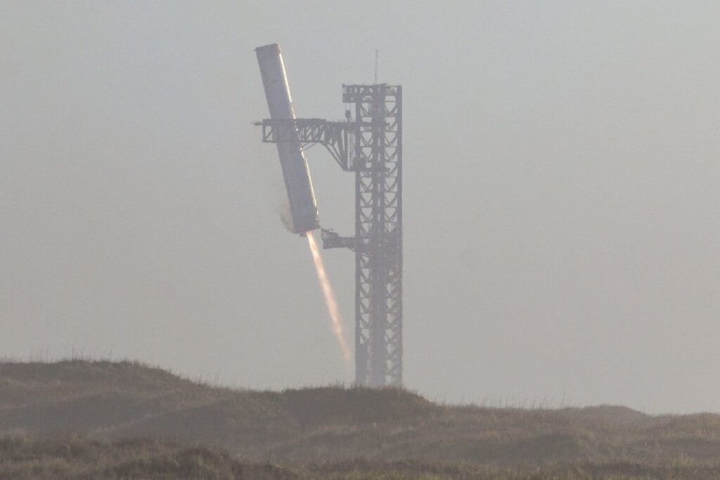 FAA grounds SpaceX Starship launches after breakup in Texas