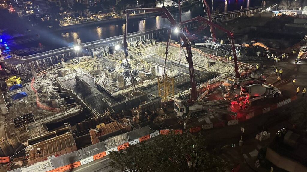 concrete pour downtown tampa luxury condos