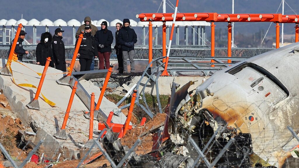 south korea plane crash investigators