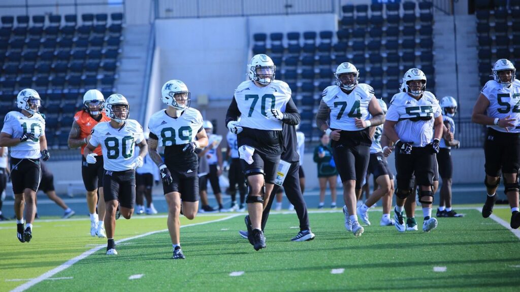 Hawaii football springballDay1 8 HI 020203