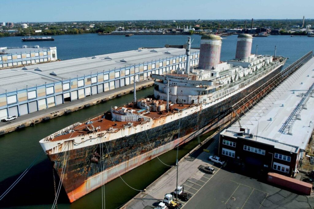 SS United States luxury liner cleared for final voyage to Florida